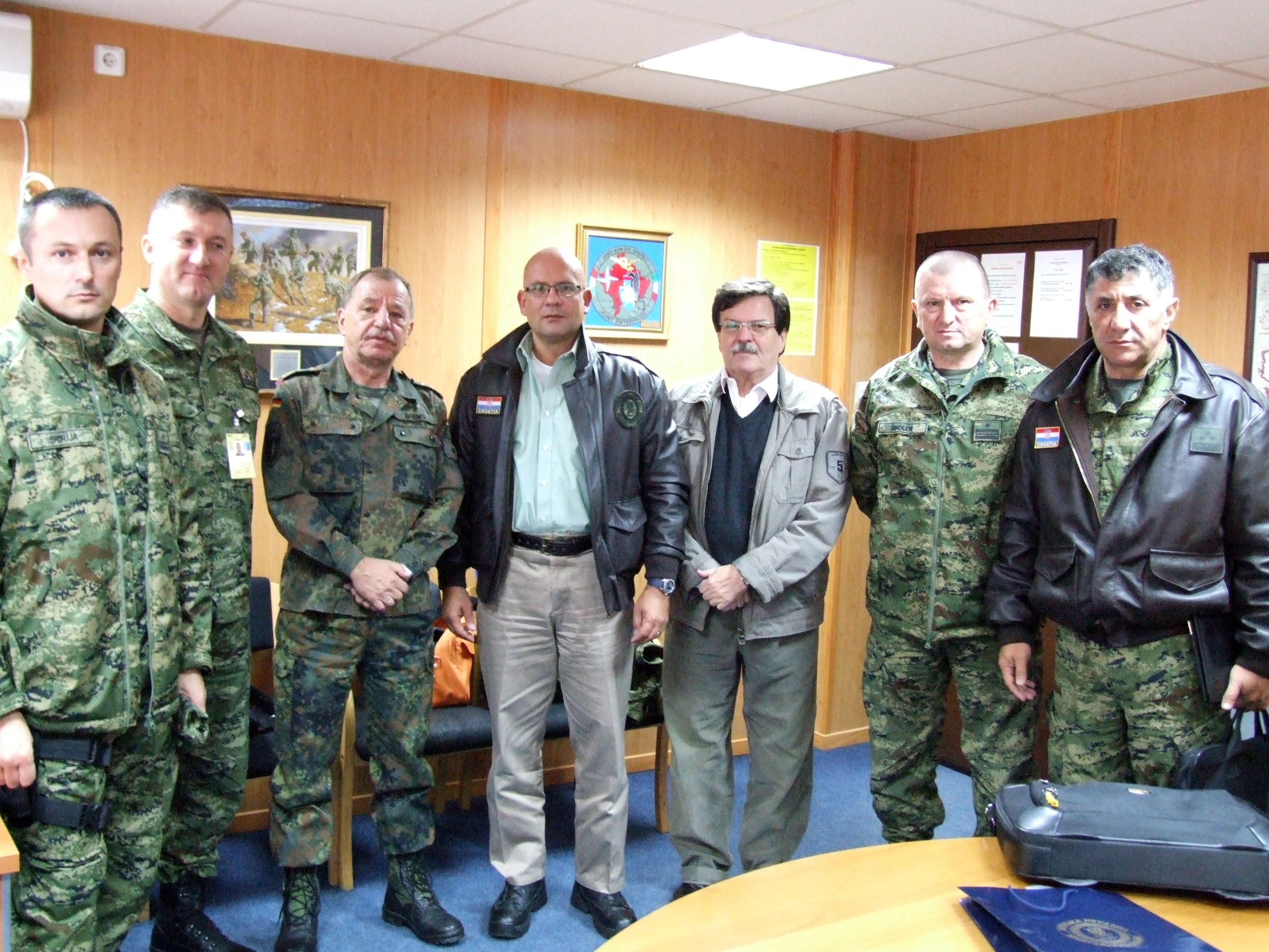 Slika https://www.morh.hr/wp-content/uploads/2017/10/kfor_03112011_v.jpg