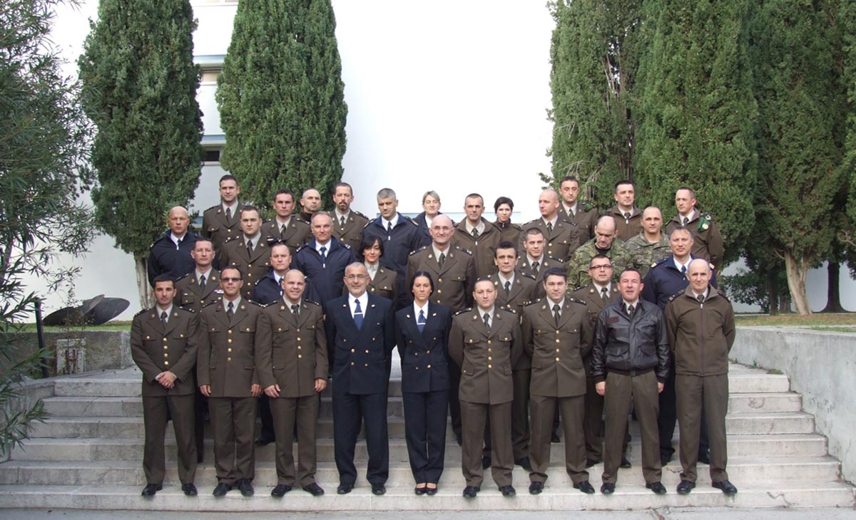 Slika https://www.morh.hr/wp-content/uploads/2017/10/kineziolozi_14122012_v.jpg