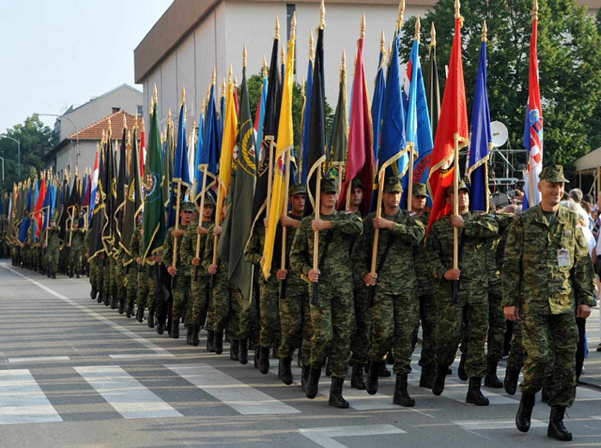 Slika https://www.morh.hr/wp-content/uploads/2017/10/knin_05082015_v.jpg