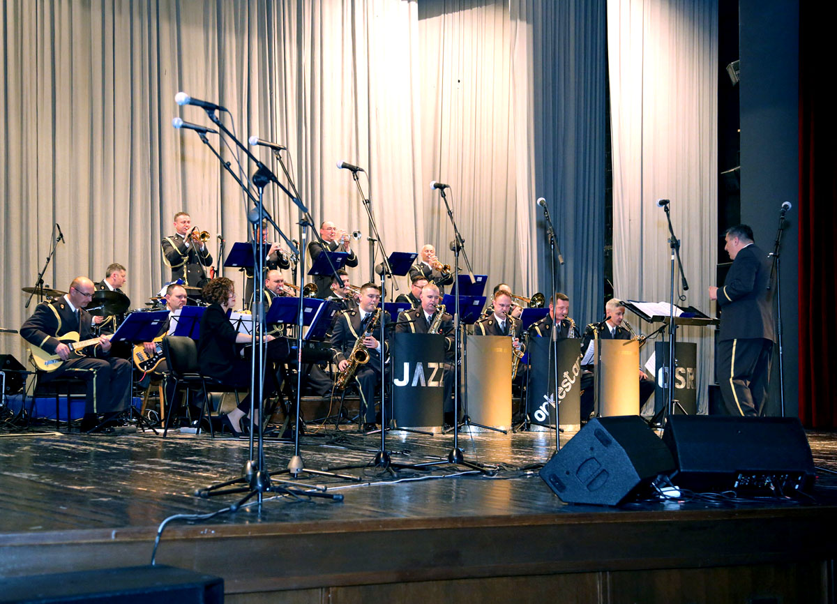 Slika https://www.morh.hr/wp-content/uploads/2017/10/koncert_09022017_v.jpg