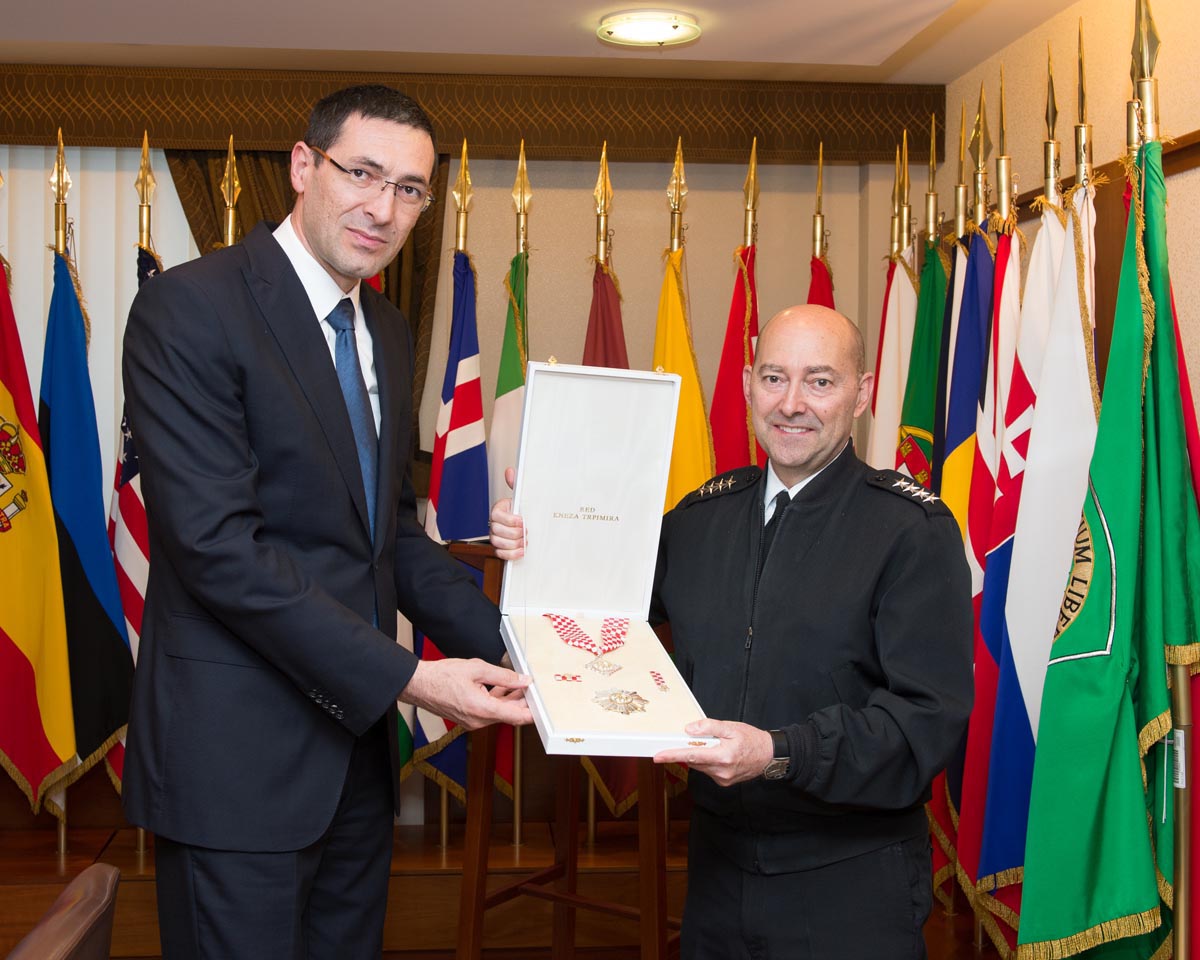 Slika https://www.morh.hr/wp-content/uploads/2017/10/kotromanovic_stavridis_10052013_v.jpg