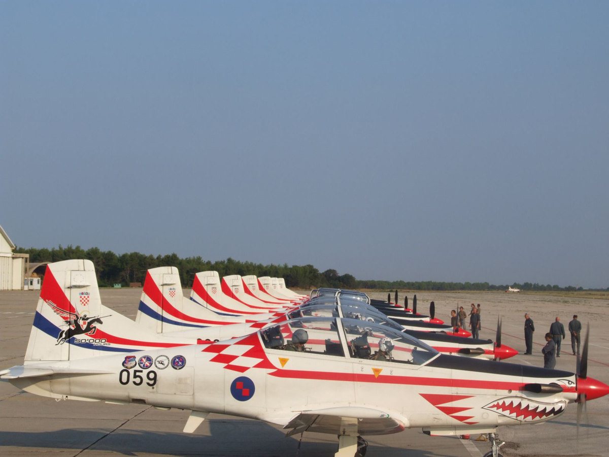 Slika https://www.morh.hr/wp-content/uploads/2017/10/krila_oluje_01092016_v-5.jpg