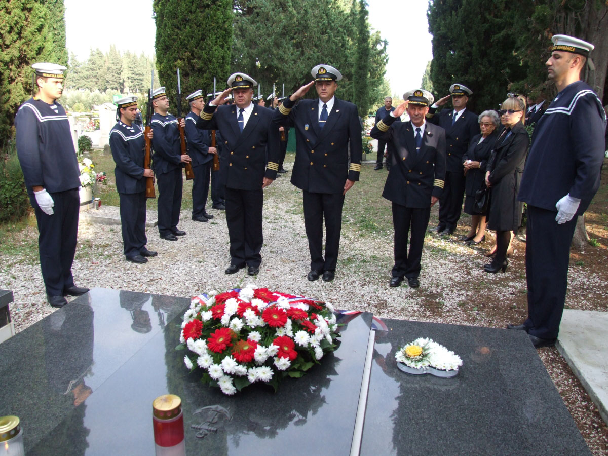 Slika https://www.morh.hr/wp-content/uploads/2017/10/letica_04112011_v.jpg