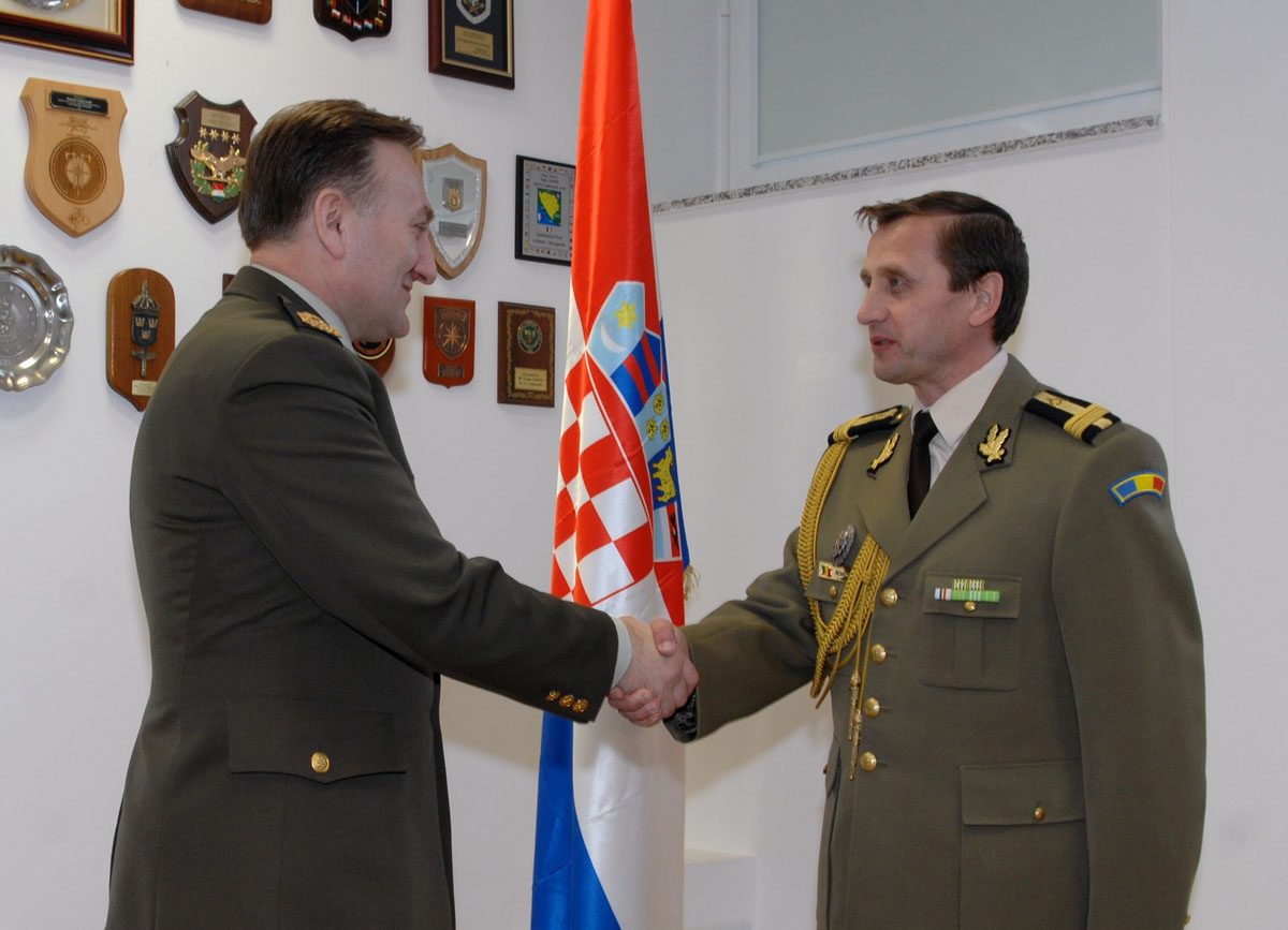 Slika https://www.morh.hr/wp-content/uploads/2017/10/lovric_rumunjska_22032011_v.jpg