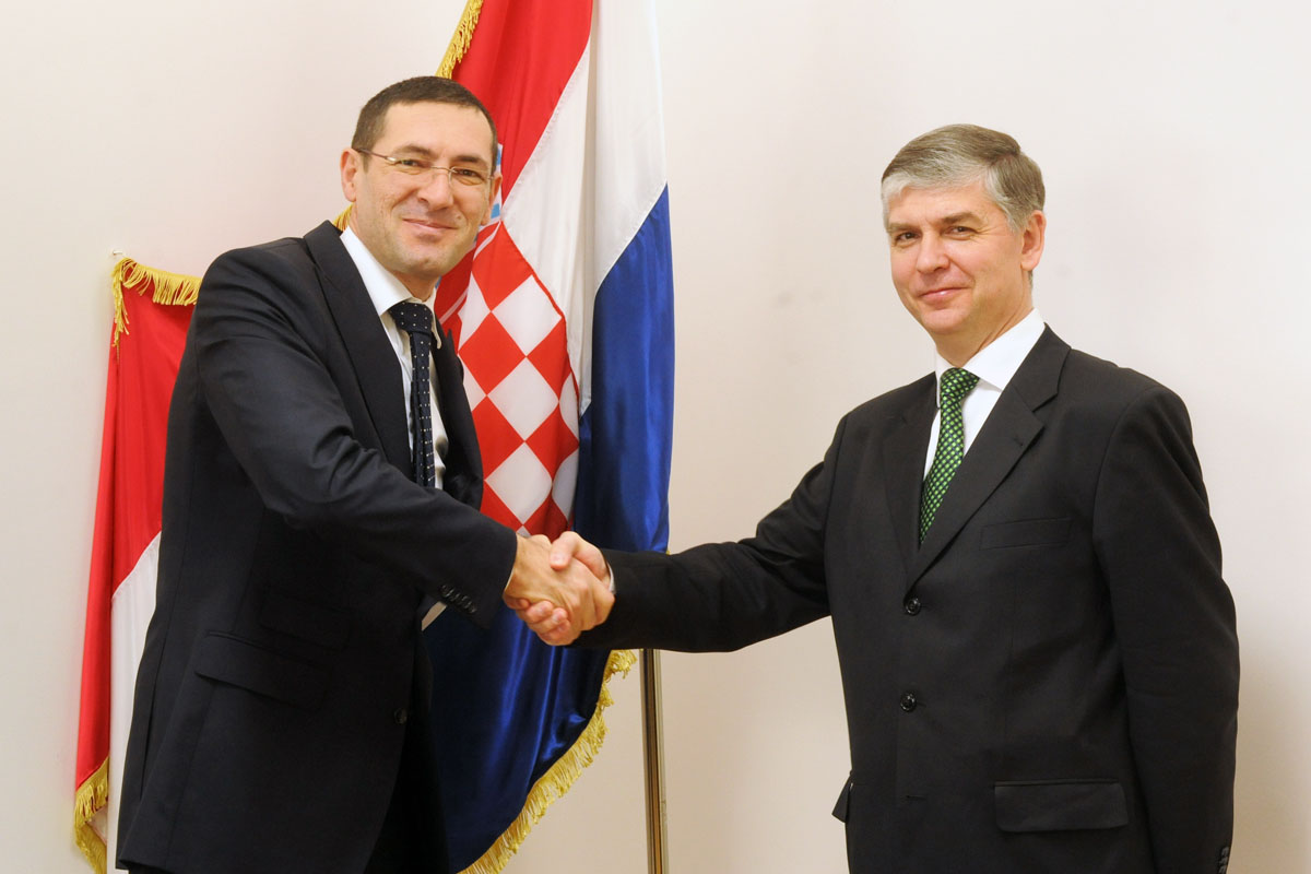 Slika https://www.morh.hr/wp-content/uploads/2017/10/madjarska_25012012_v.jpg
