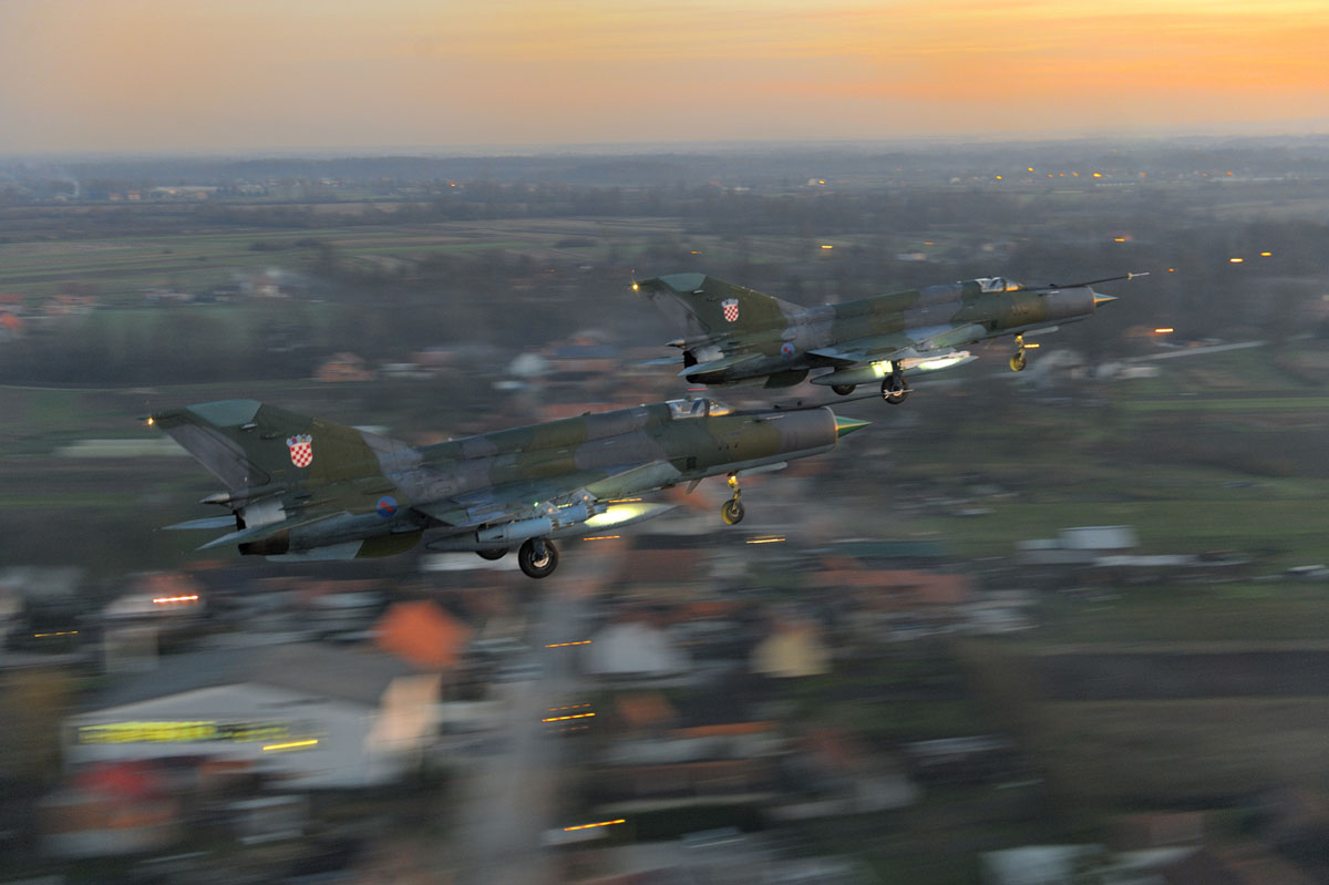 Slika https://www.morh.hr/wp-content/uploads/2017/10/mig_21_v.jpg