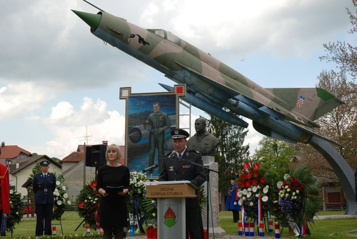 Slika https://www.morh.hr/wp-content/uploads/2017/10/mihalic_0070_v.jpg