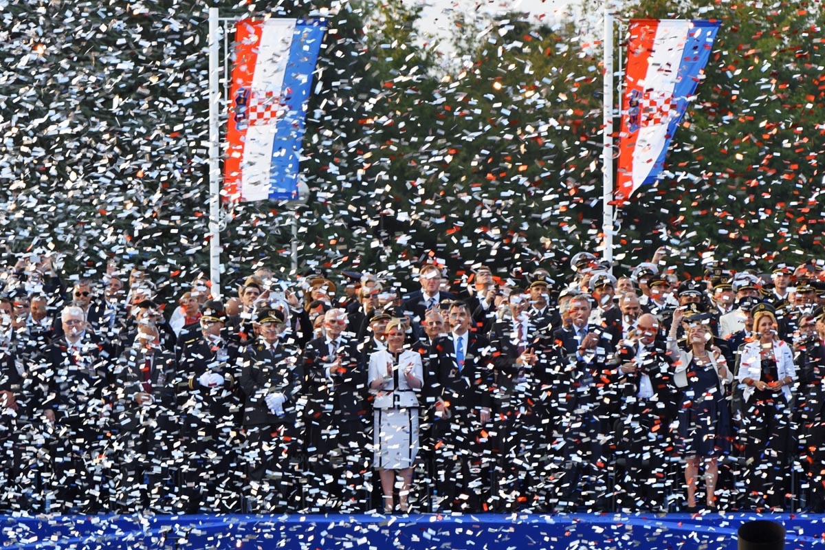 Slika https://www.morh.hr/wp-content/uploads/2017/10/mimohod_06082015_v.jpg