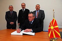 Slika https://www.morh.hr/wp-content/uploads/2017/10/min-knjiga-1_m.jpg