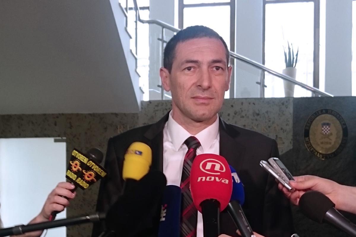 Slika https://www.morh.hr/wp-content/uploads/2017/10/ministar2_20052015_v.jpg