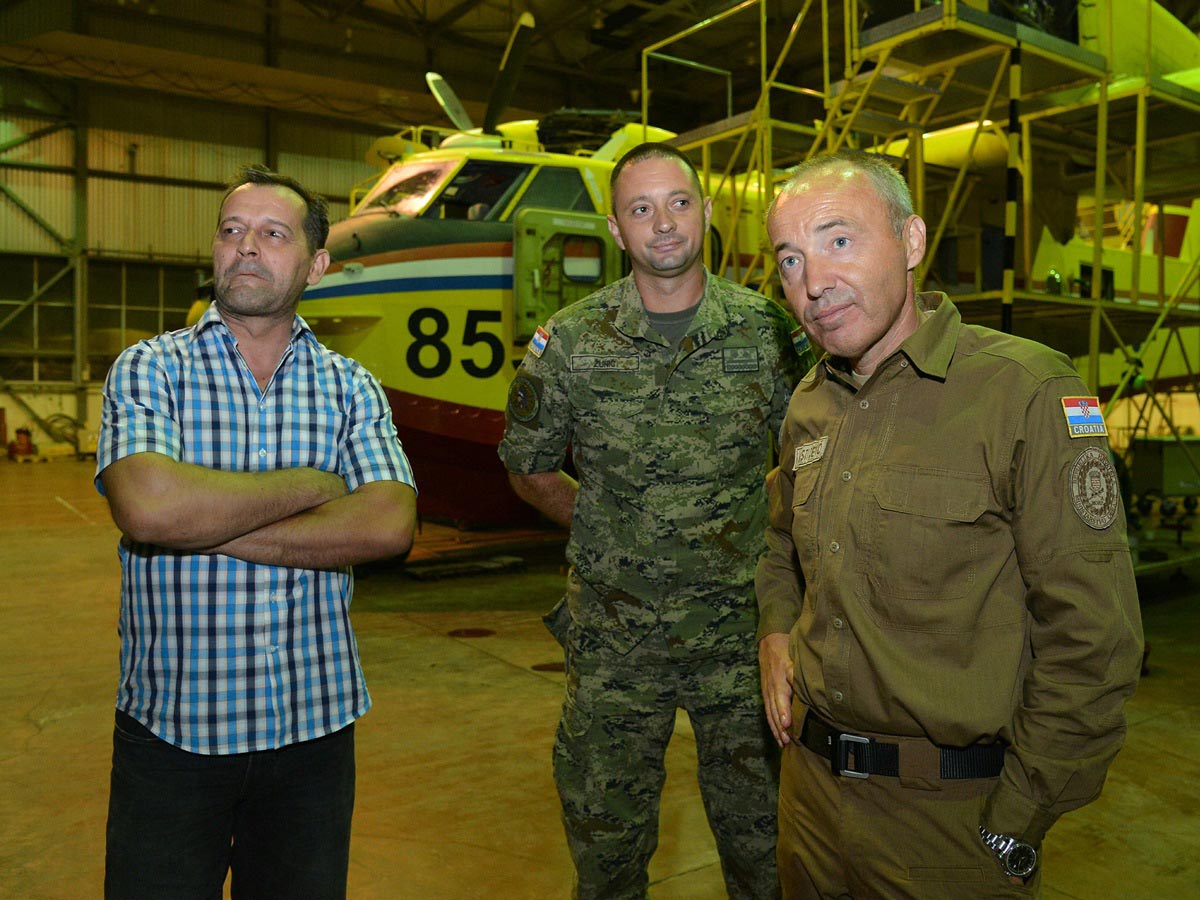 Slika https://www.morh.hr/wp-content/uploads/2017/10/ministar_21082017_2_v.jpg