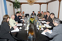 Slika https://www.morh.hr/wp-content/uploads/2017/10/ministar_sindikati_m.jpg