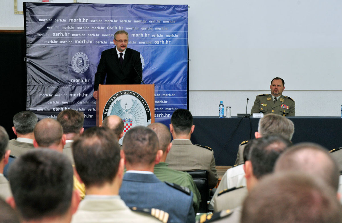 Slika https://www.morh.hr/wp-content/uploads/2017/10/mo-hvu_20062011_v.jpg