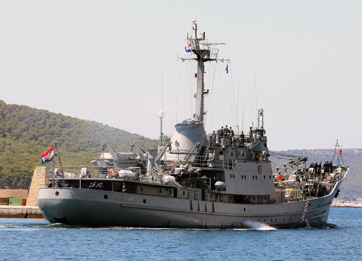 Slika https://www.morh.hr/wp-content/uploads/2017/10/mohorovicic_30072015_1_v-3.jpg