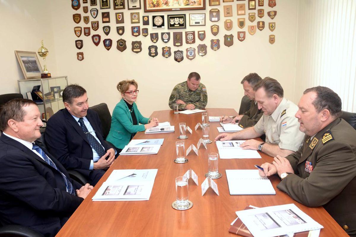 Slika https://www.morh.hr/wp-content/uploads/2017/10/mornar_23062015_v.jpg