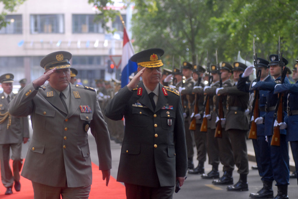 Slika https://www.morh.hr/wp-content/uploads/2017/10/nacelnik_gsos_turske_v.jpg