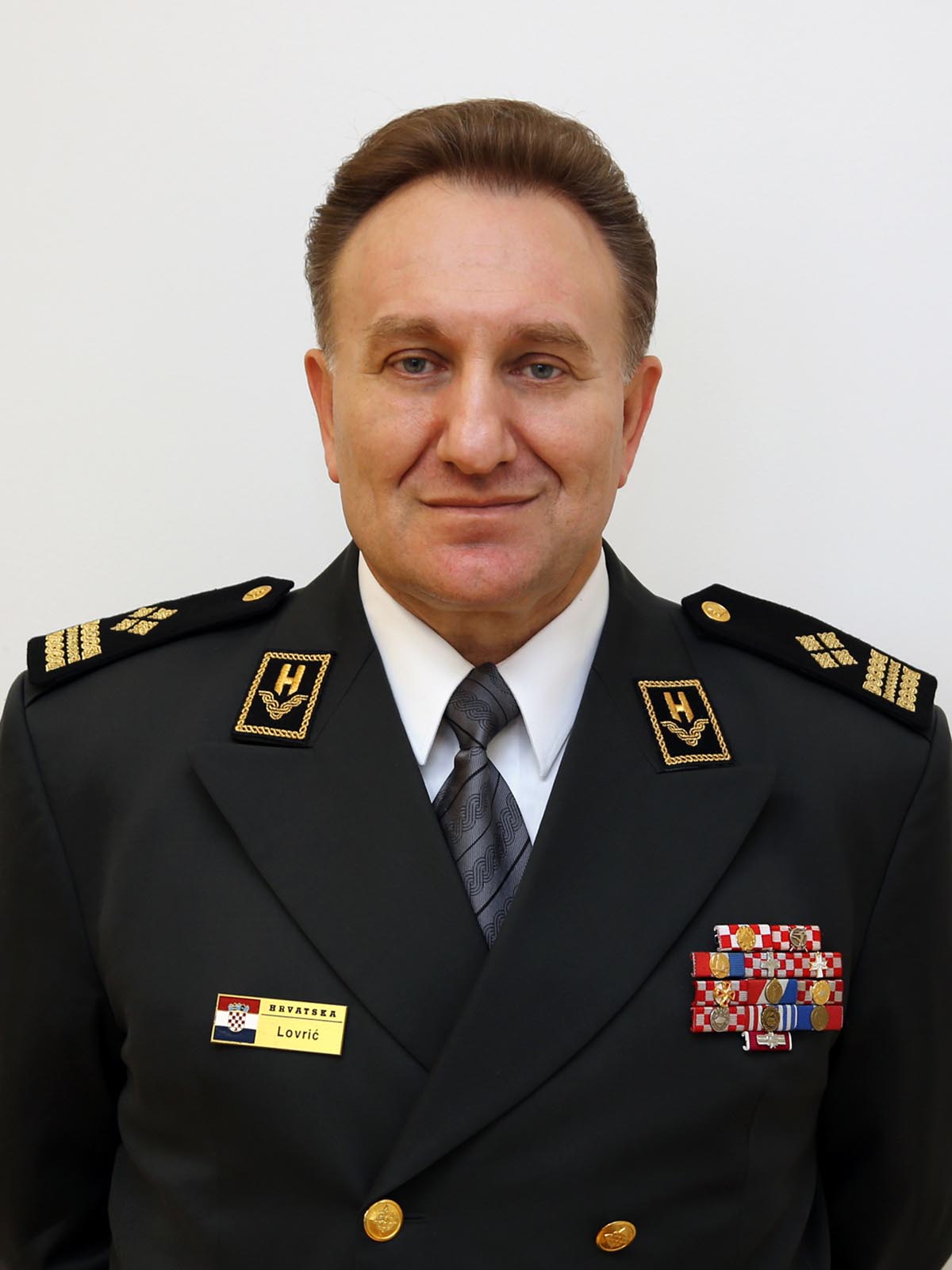 Slika https://www.morh.hr/wp-content/uploads/2017/10/nacelnik_gsosrh_lovric_v-1.jpg