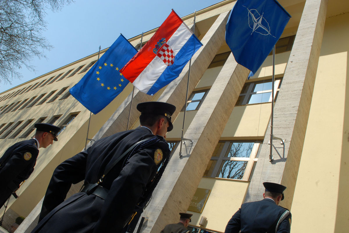 Slika https://www.morh.hr/wp-content/uploads/2017/10/nato_23102012_v.jpg