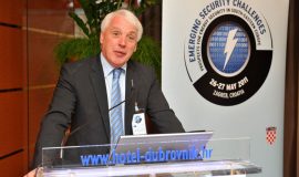 nato_27052011_01