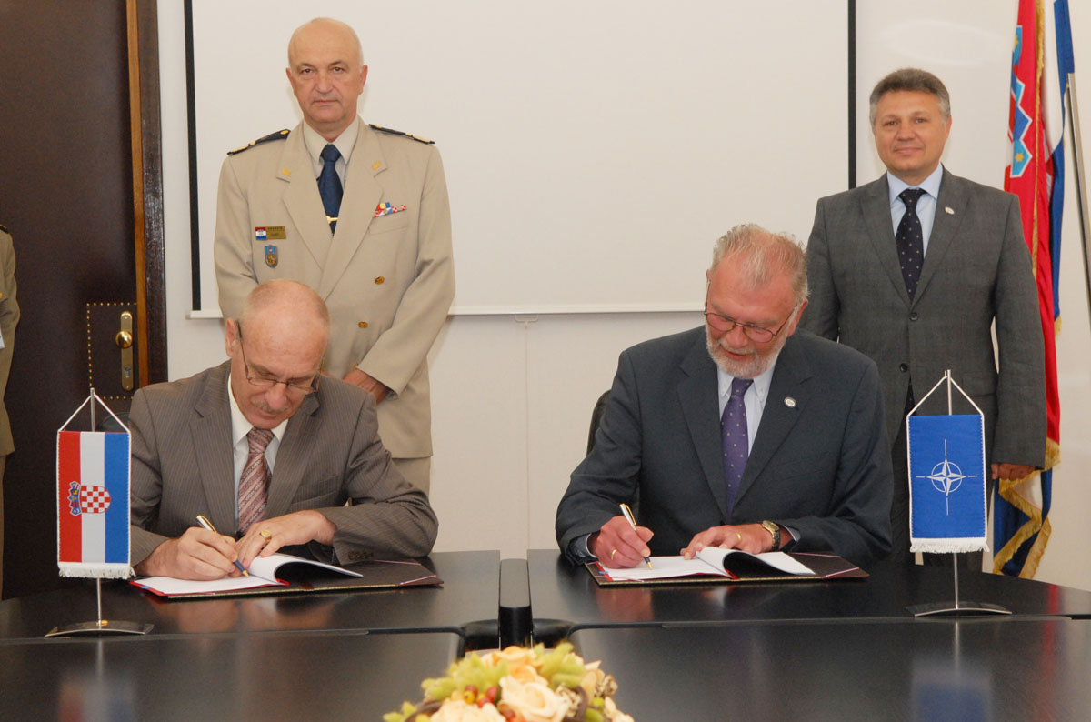 Slika https://www.morh.hr/wp-content/uploads/2017/10/nato_29062010v.jpg