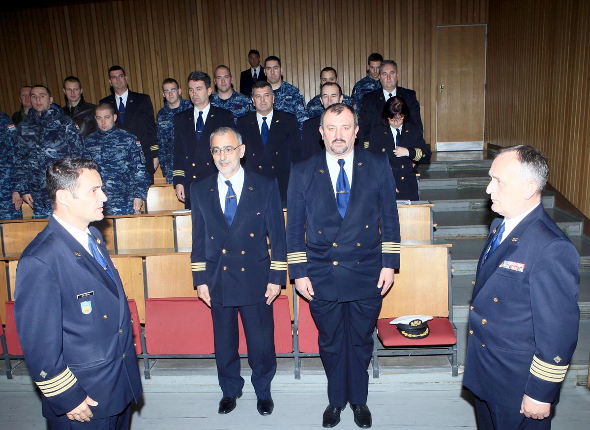 Slika https://www.morh.hr/wp-content/uploads/2017/10/obalna_straze_11032013_v.jpg