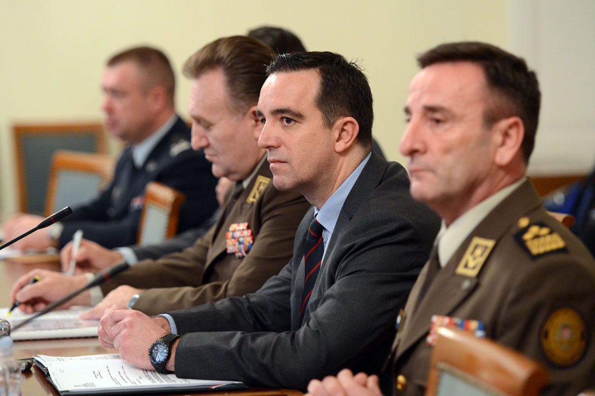 Slika https://www.morh.hr/wp-content/uploads/2017/10/odbor_za_obranu_24022016_3_v.jpg