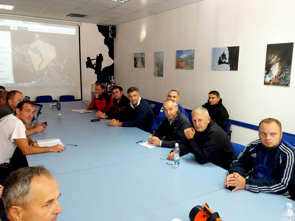 Slika https://www.morh.hr/wp-content/uploads/2017/10/ogulin_17092017_2_v.jpg