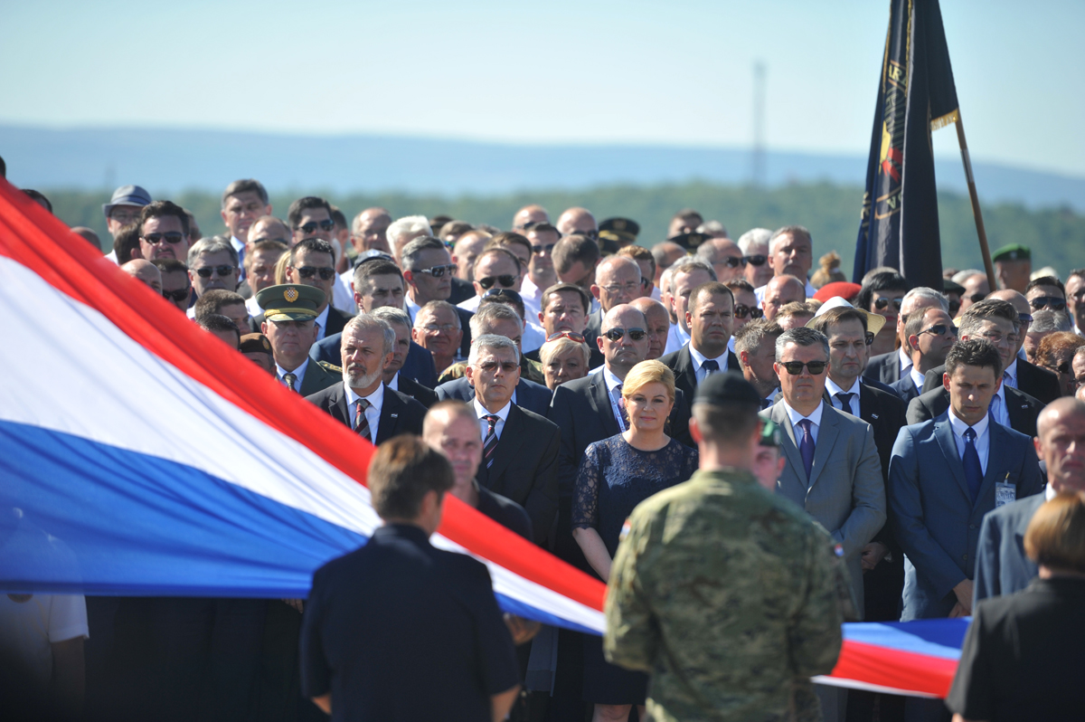 Slika https://www.morh.hr/wp-content/uploads/2017/10/oluja_05082016_v.jpg