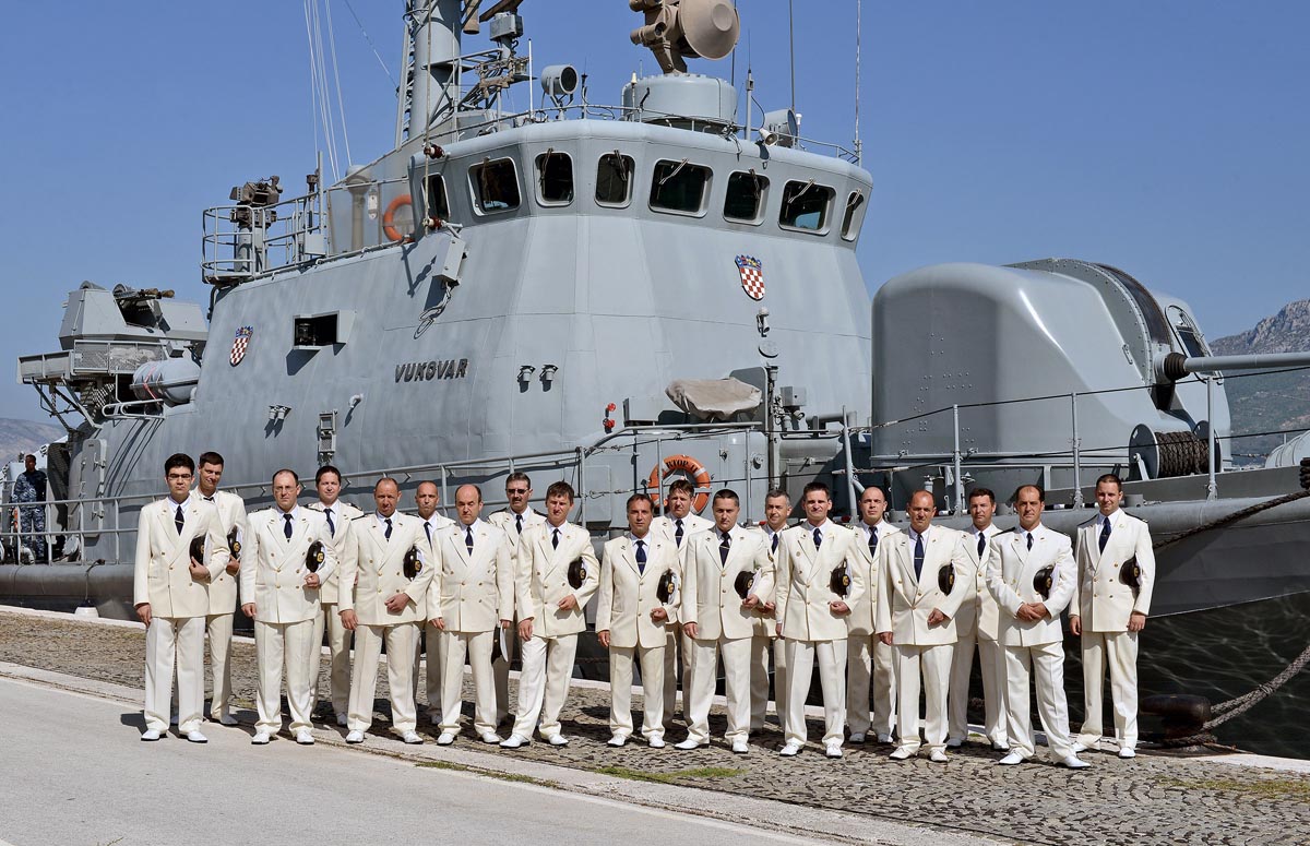 Slika https://www.morh.hr/wp-content/uploads/2017/10/orkestar_hrm_13022015_v.jpg