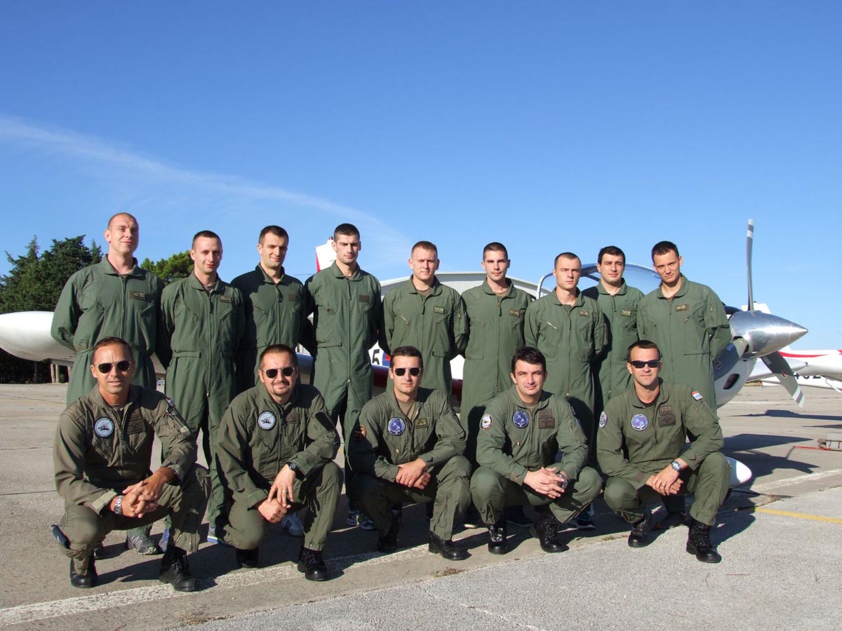 Slika https://www.morh.hr/wp-content/uploads/2017/10/polaznici_29092015_v.jpg