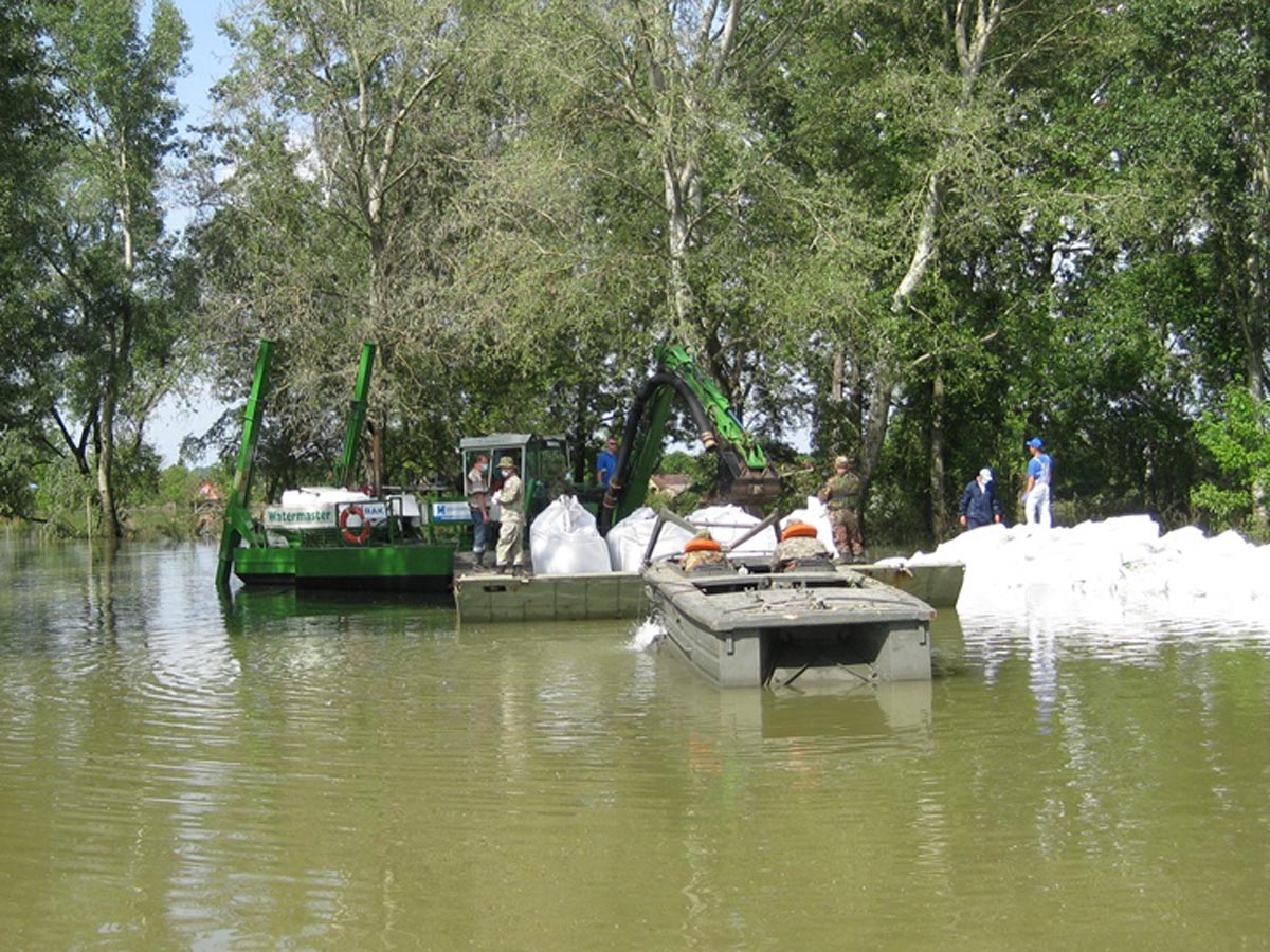 Slika https://www.morh.hr/wp-content/uploads/2017/10/poplave_26052014_v.jpg