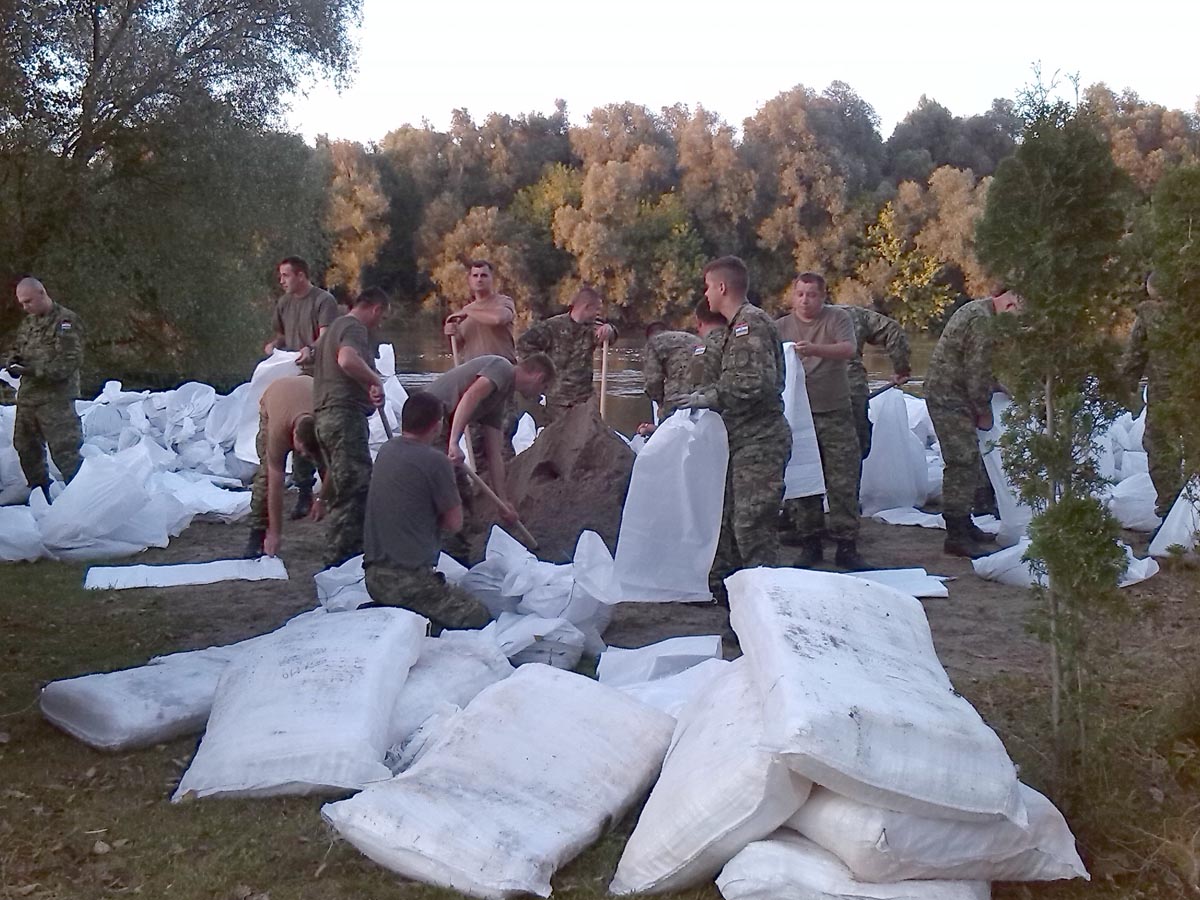 Slika https://www.morh.hr/wp-content/uploads/2017/10/poplave_osjecko_baranjska_18092014_v-2.jpg