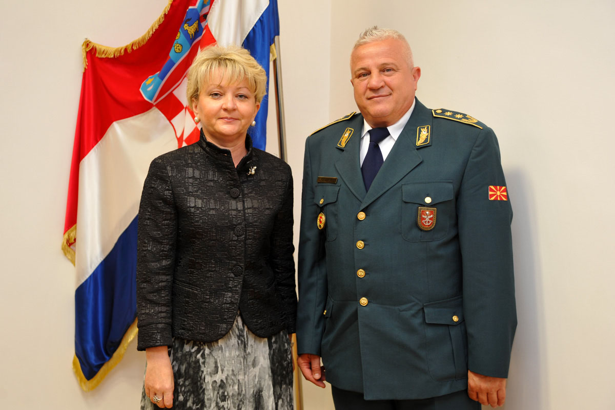 Slika https://www.morh.hr/wp-content/uploads/2017/10/posjet_makedonija_20052012_v.jpg