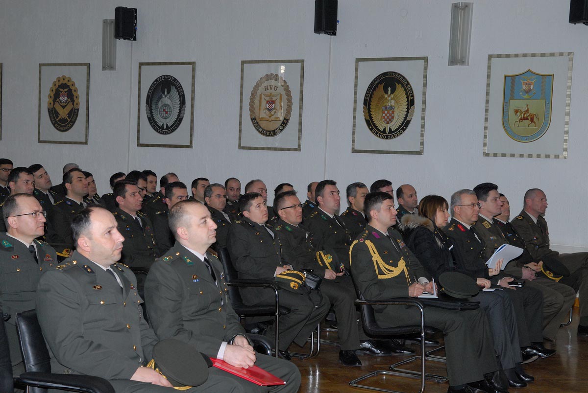 Slika https://www.morh.hr/wp-content/uploads/2017/10/posjet_tur_zss_hvu_05022013_v.jpg