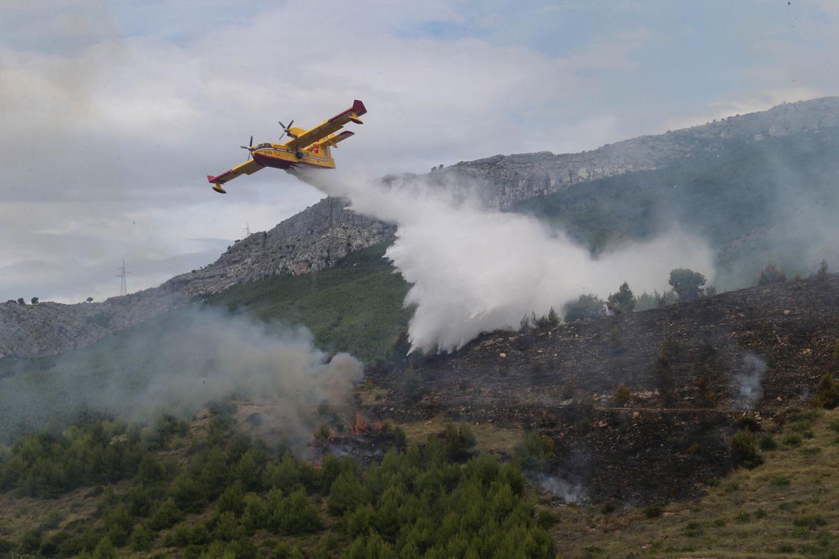 Slika https://www.morh.hr/wp-content/uploads/2017/10/pozar_07082014_v-2.jpg