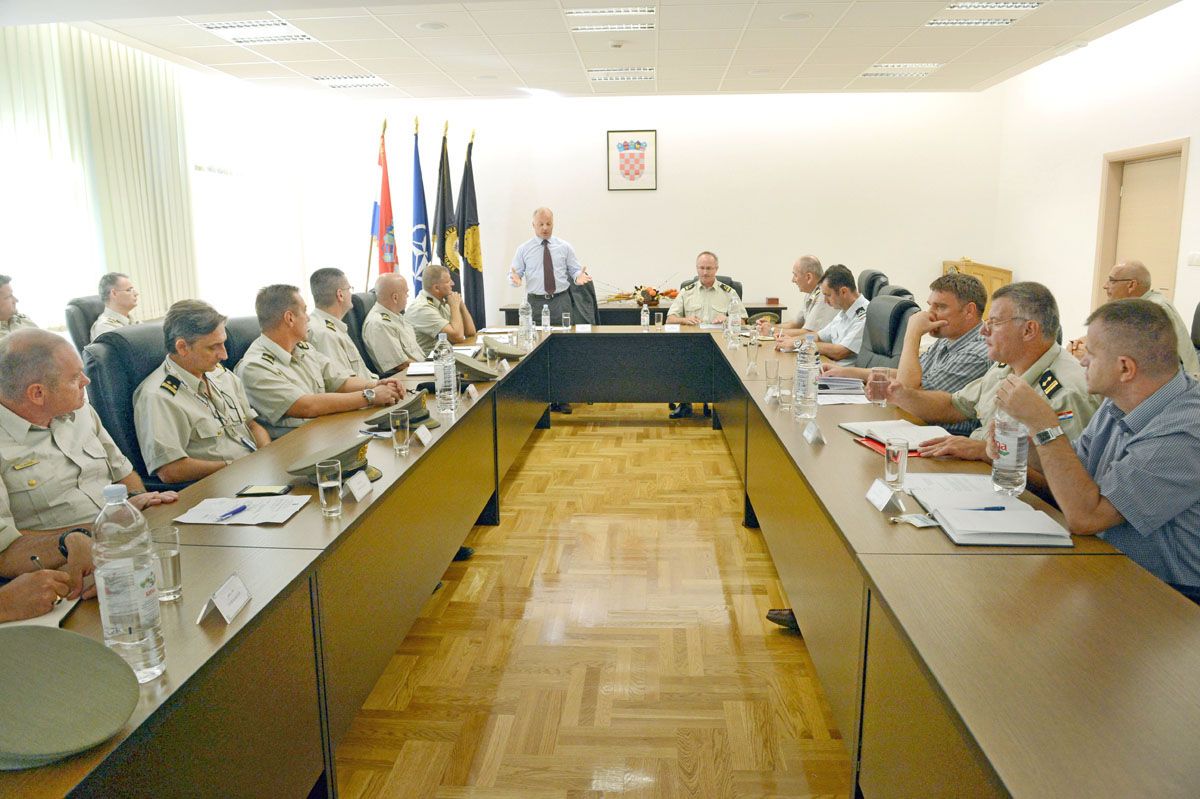 Slika https://www.morh.hr/wp-content/uploads/2017/10/predavanje_21082012_v.jpg