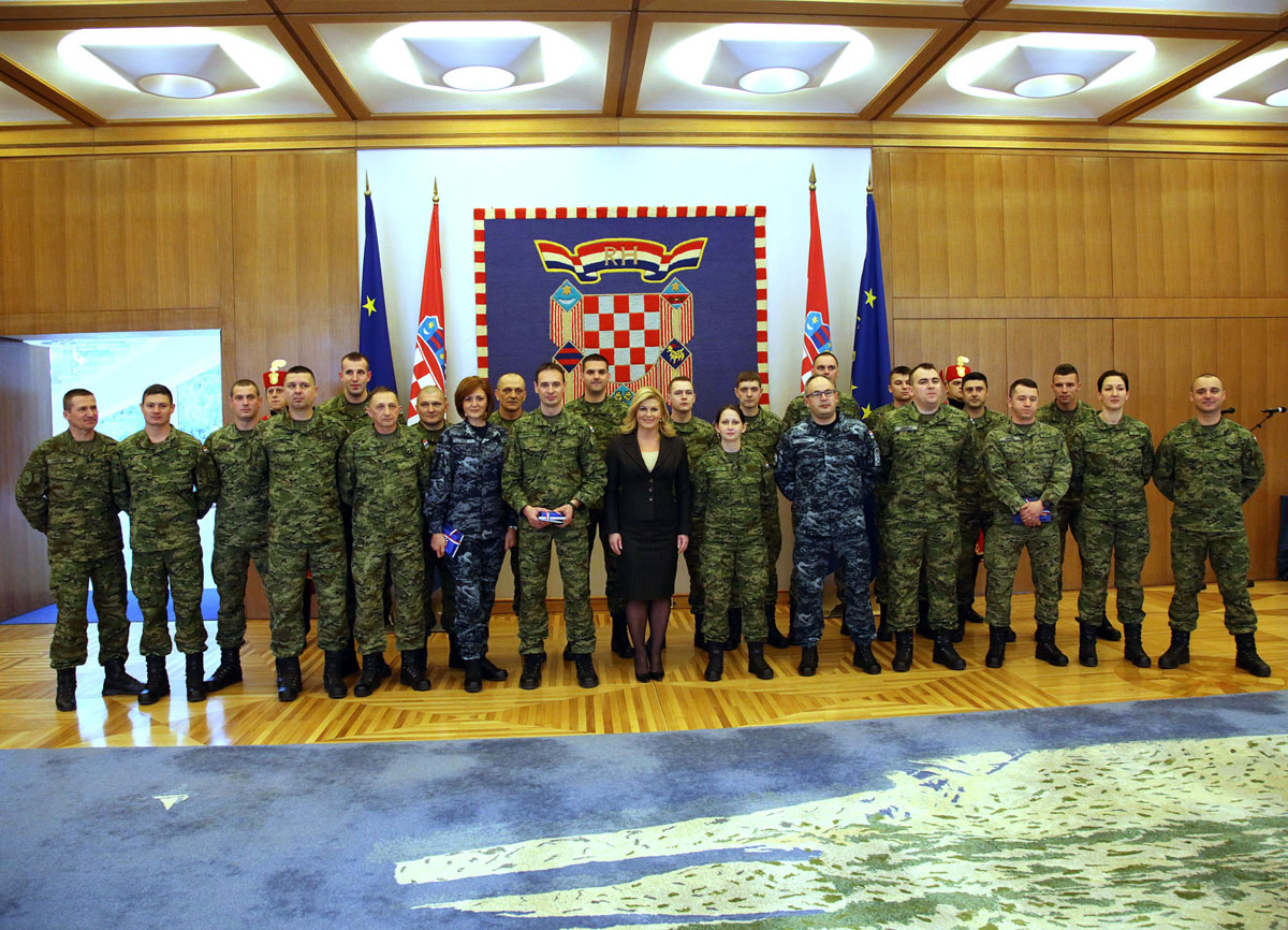 Slika https://www.morh.hr/wp-content/uploads/2017/10/predsjednica_25012017_v.jpg