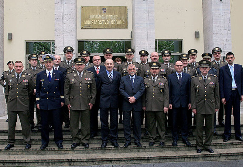 Slika https://www.morh.hr/wp-content/uploads/2017/10/predsjednik_v.jpg