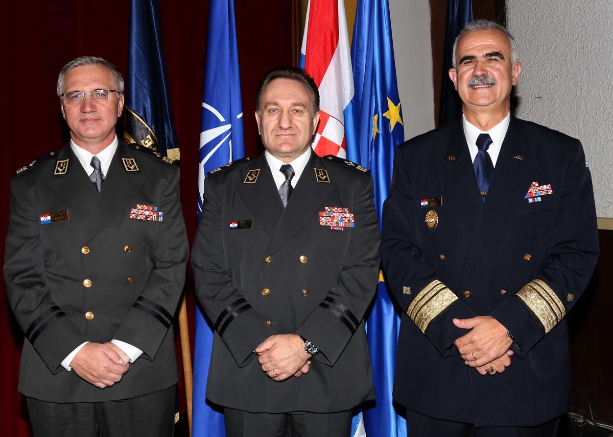 Slika https://www.morh.hr/wp-content/uploads/2017/10/primopredaja_02102014_v.jpg