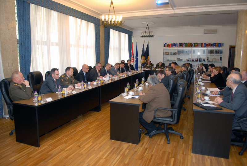 Slika https://www.morh.hr/wp-content/uploads/2017/10/radni_sastanak_17032009v.jpg