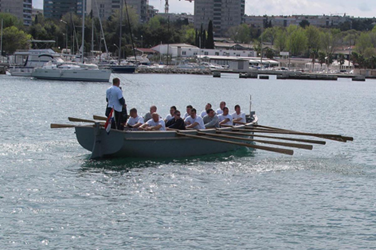 Slika https://www.morh.hr/wp-content/uploads/2017/10/regata_kutera_10042013_v.jpg