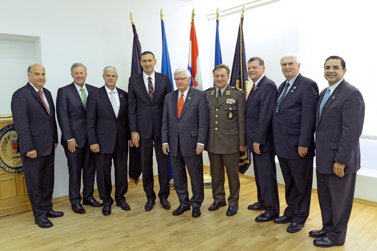 Slika https://www.morh.hr/wp-content/uploads/2017/10/sad_izaslanstvo_14082014_v.jpg