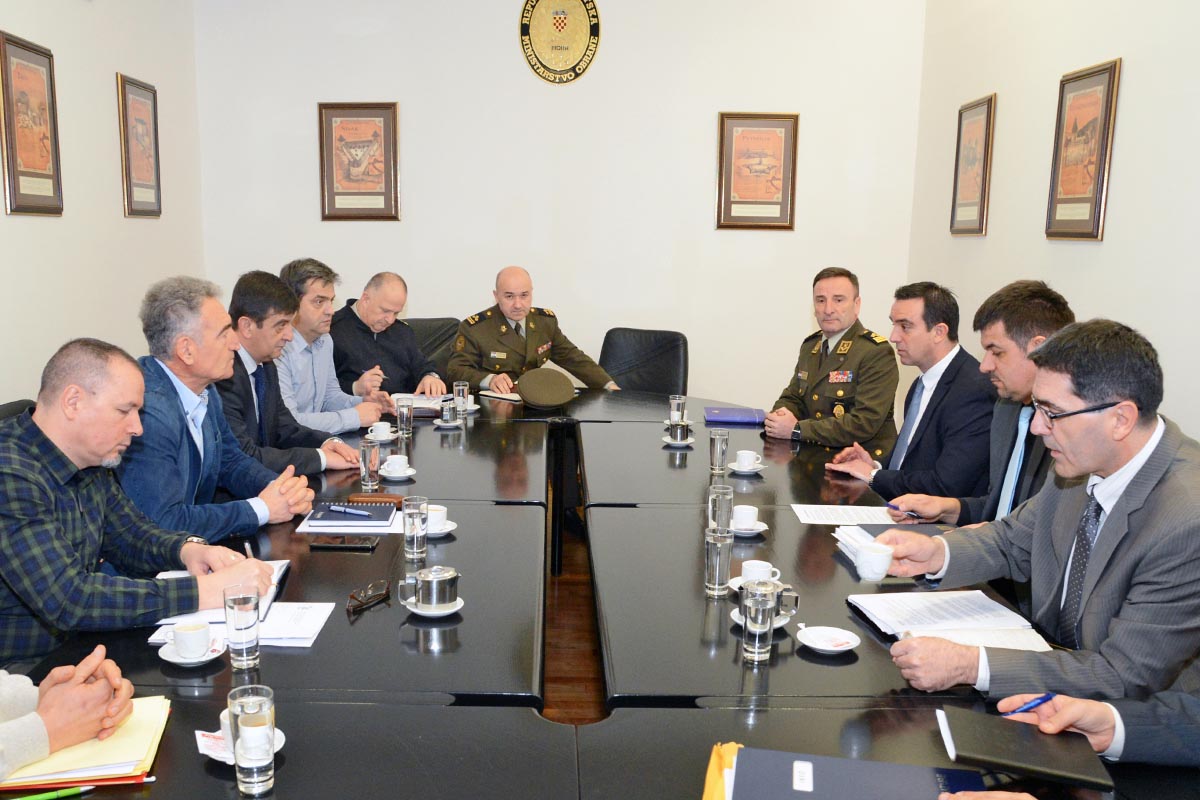 Slika https://www.morh.hr/wp-content/uploads/2017/10/sindikati_14032016_v.jpg