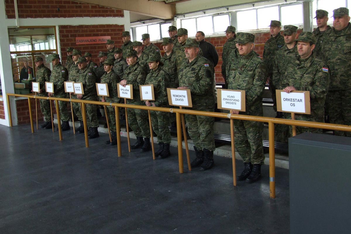 Slika https://www.morh.hr/wp-content/uploads/2017/10/streljastvo_17042014_v.jpg