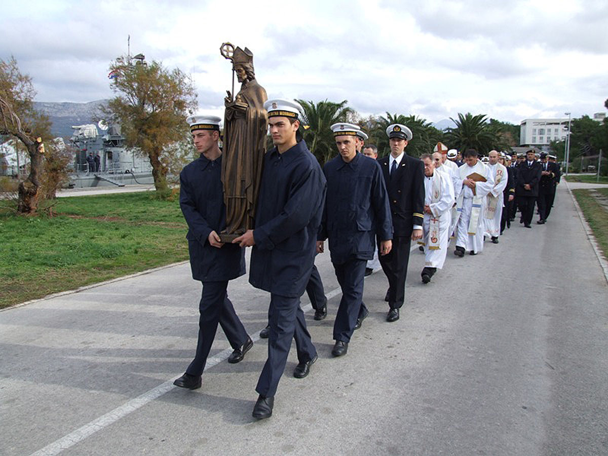 Slika https://www.morh.hr/wp-content/uploads/2017/10/sv_nikola04122009_v.jpg