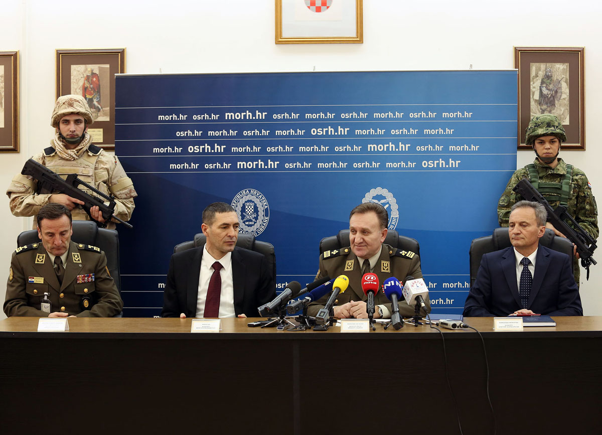 Slika https://www.morh.hr/wp-content/uploads/2017/10/ugovori_13012015_v.jpg