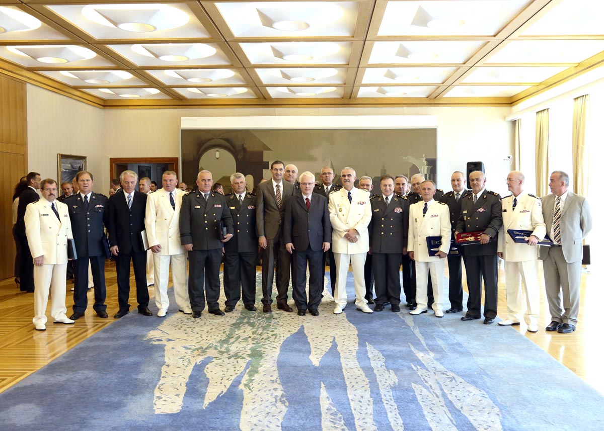 Slika https://www.morh.hr/wp-content/uploads/2017/10/umirovljenja_09062014_v.jpg