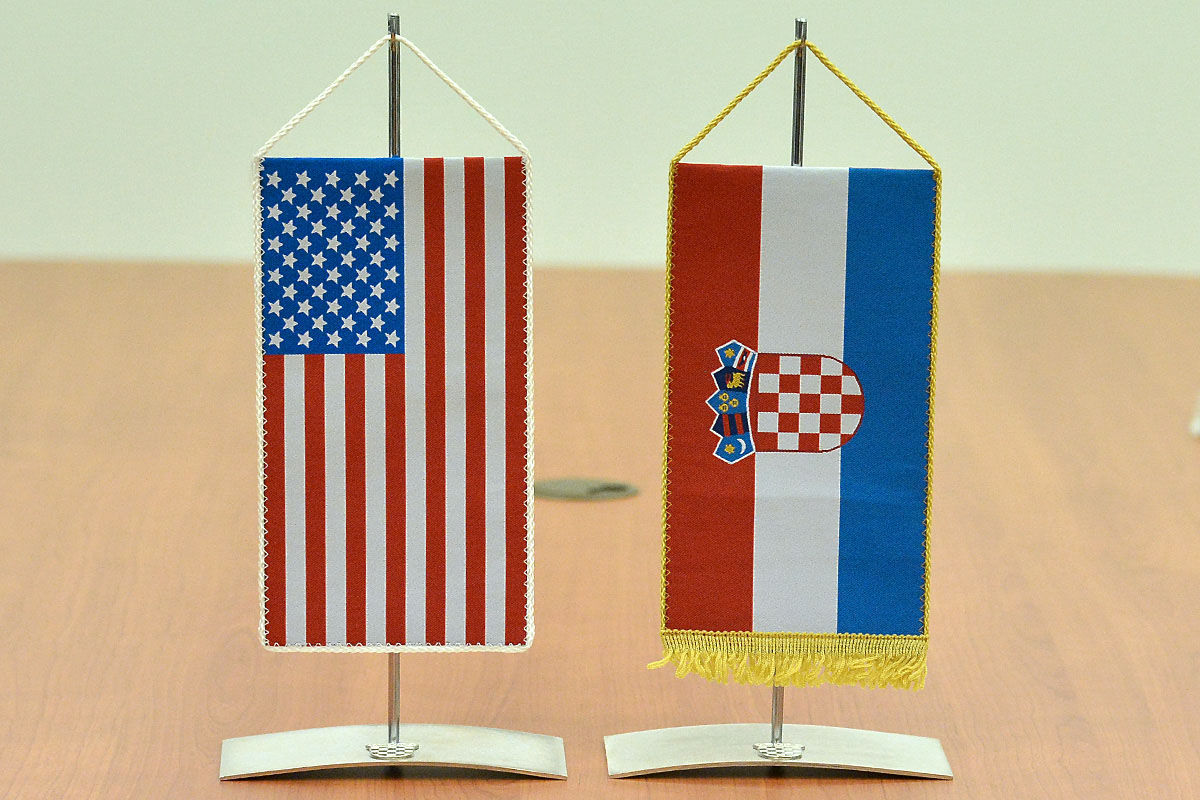 Slika https://www.morh.hr/wp-content/uploads/2017/10/usa_10072017_v.jpg