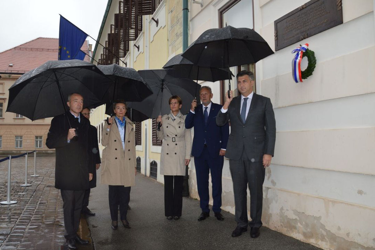 Slika https://www.morh.hr/wp-content/uploads/2017/10/vlad_rh_06102017_v.jpg