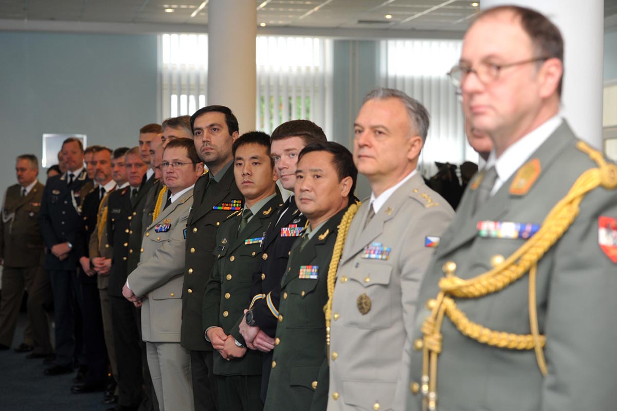 Slika https://www.morh.hr/wp-content/uploads/2017/10/vojnodiplomatskizbor_10122014_v.jpg